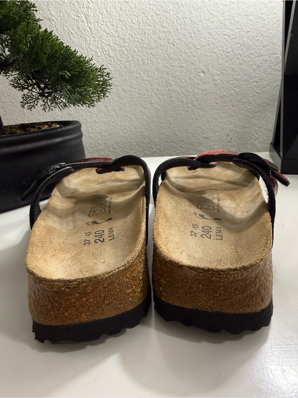 Birkenstock birkis women size 6 Red Metallic Crisscross Sandals - Picture 5 of 8